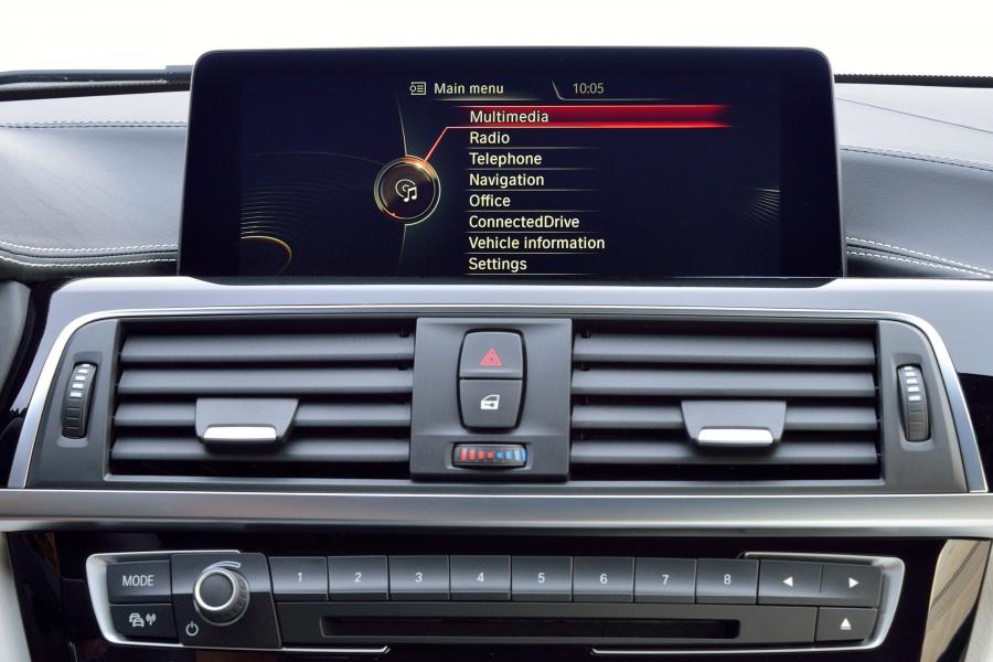  BMW 340i Sport Line 2015 года  (фото 15 из 47)